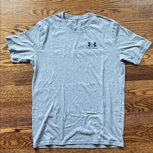 Men's Under Armour Light Heather Gray Loose Fit T-Shirt Size Medium